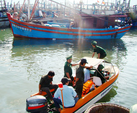 ໂຄສະນາກ່ຽວກັບ ຊາຍແດນ ແລະ ທະເລ ໝູ່ເກາະຂອງຫວຽດນາມ